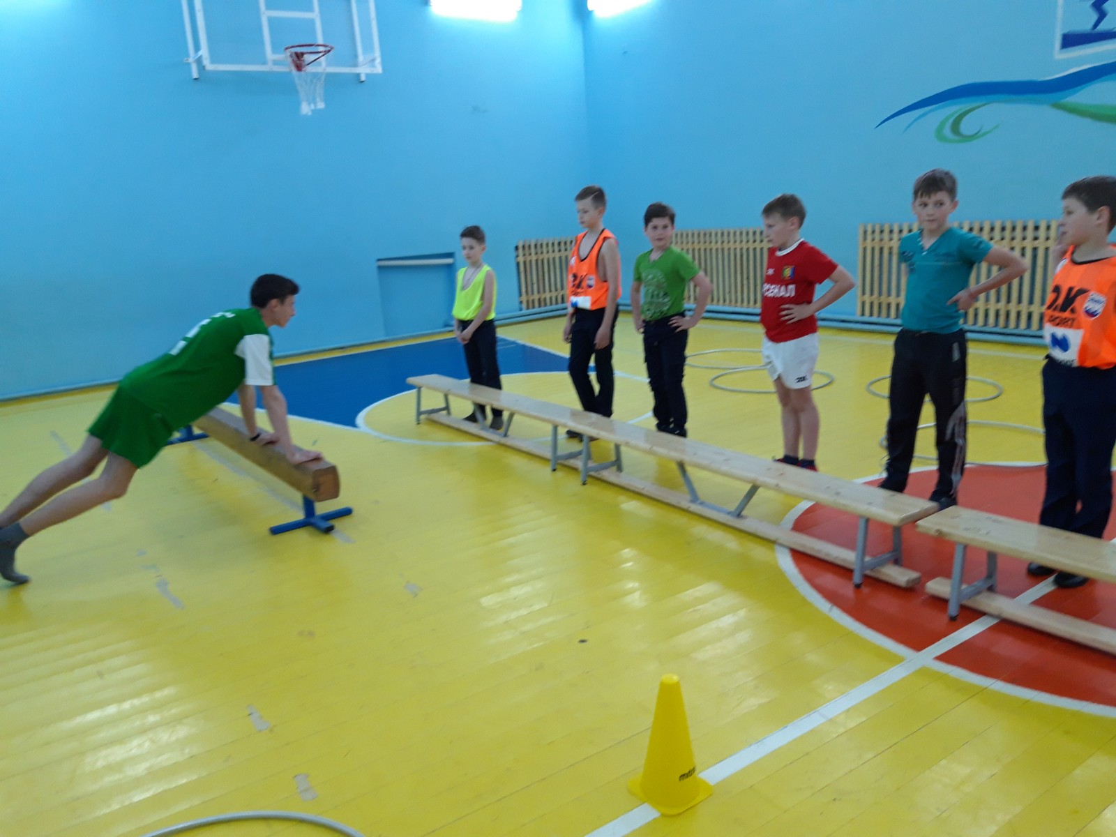 Изображение спорт и физкультура в школе.